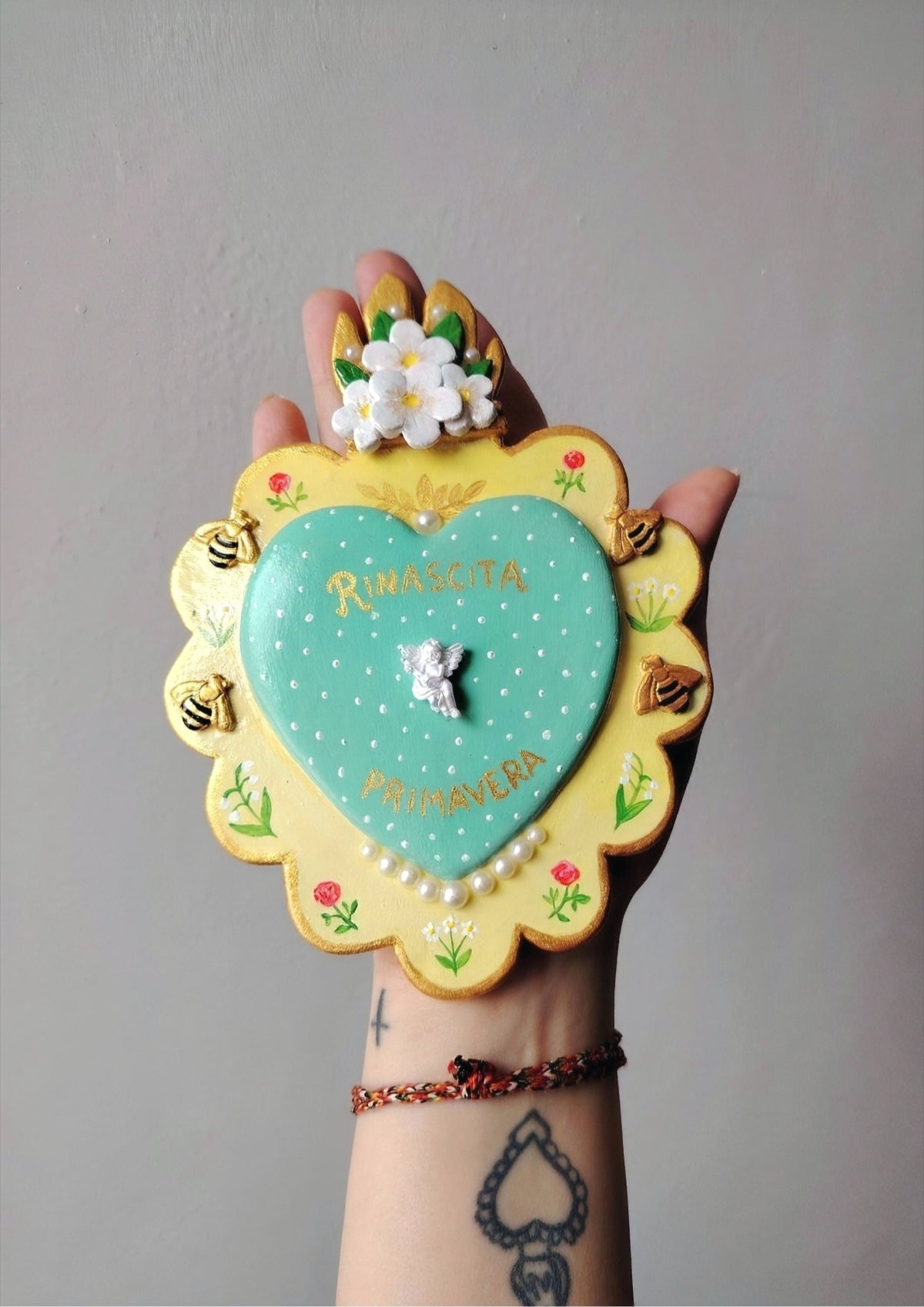 Cuore sacro primavera decorazione murale