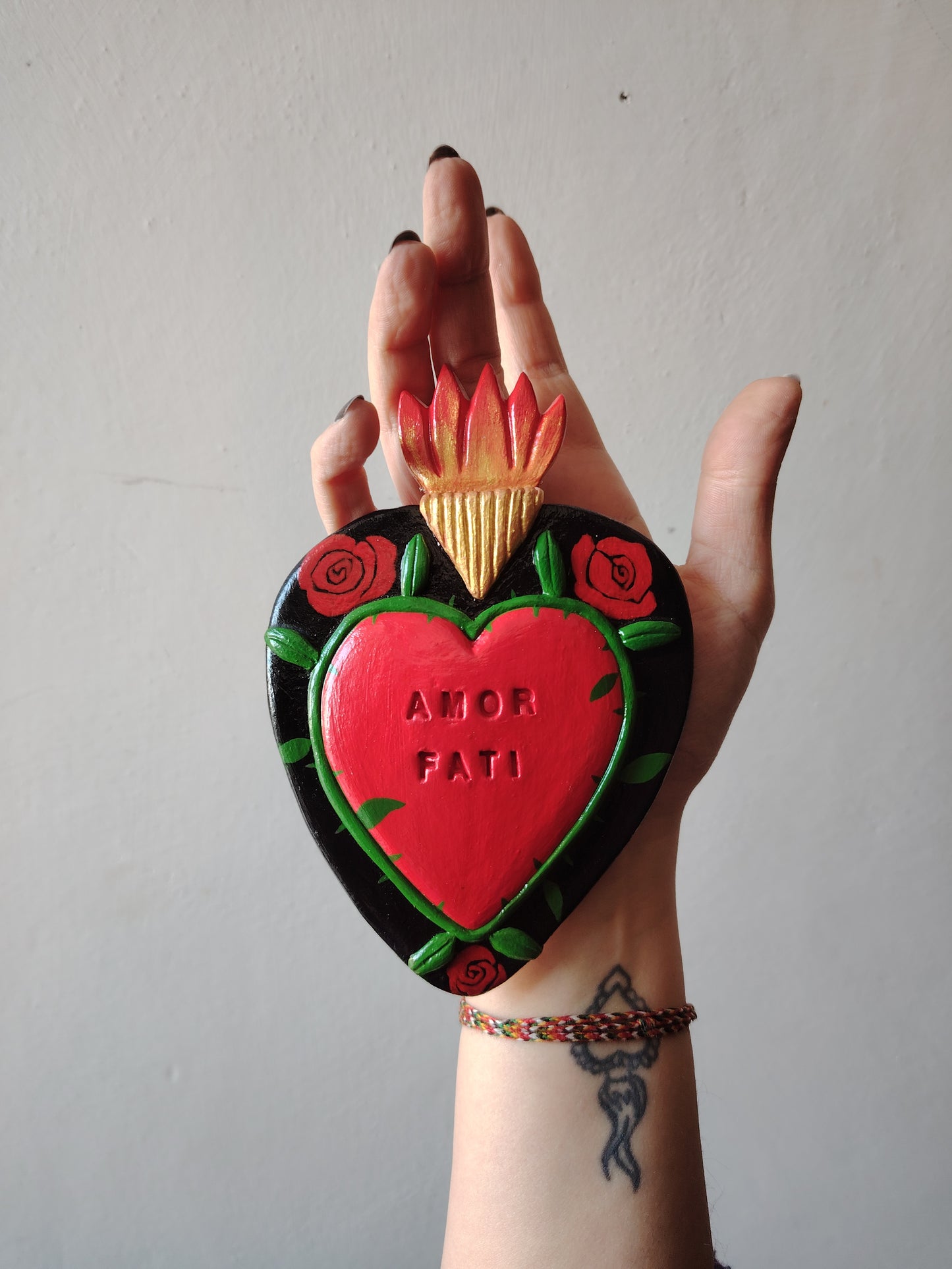 Decorazione ex voto cuore sacro M amor fati
